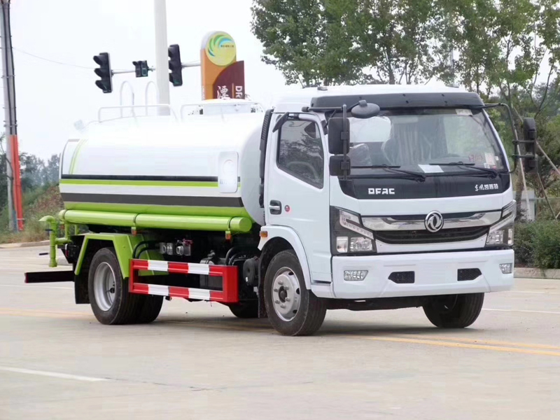 東風(fēng)8-9噸灑水車（熱銷）