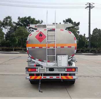 楚飛牌CLQ5320GYY5DA型鋁合金運(yùn)油車(chē)