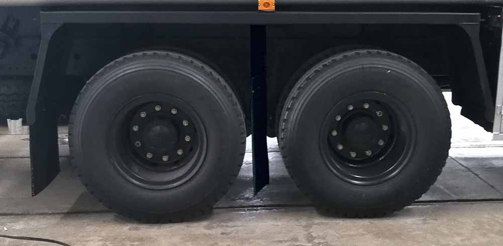 楚飛牌CLQ5261GYY6SX型運(yùn)油車
