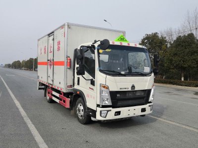 炎帝牌SZD5070XRGZ6型易燃固體廂式運(yùn)輸車(chē)