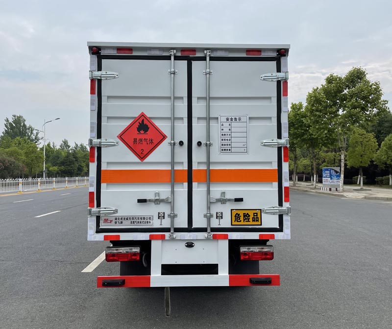 楚飛牌CLQ5042XRQ6E型易燃?xì)怏w廂式運輸車