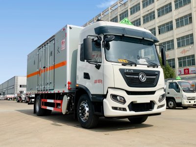 東風(fēng)天錦6.8米爆破器材運輸車